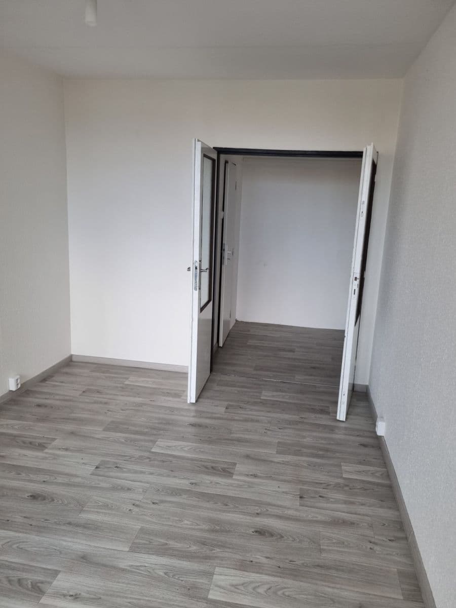Prenájom bytu 3-izbový 63 m², Hněvkovského, Praha, Praha Prenájom bytu 3-izbový 63 m², Hněvkovského, Praha, Praha