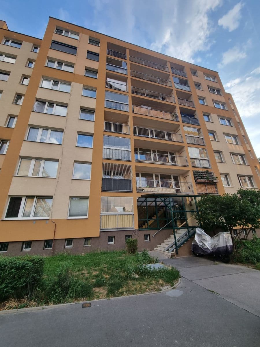 Prenájom bytu 3-izbový 63 m², Hněvkovského, Praha, Praha Prenájom bytu 3-izbový 63 m², Hněvkovského, Praha, Praha