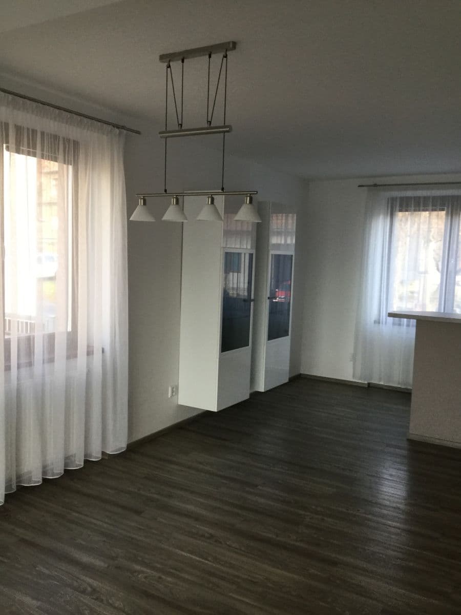 Prenájom domu 295 m², pozemok 425 m², Bosonožské náměstí, Brno, Jihomoravský kraj Prenájom domu 295 m², pozemok 425 m², Bosonožské náměstí, Brno, Jihomoravský kraj