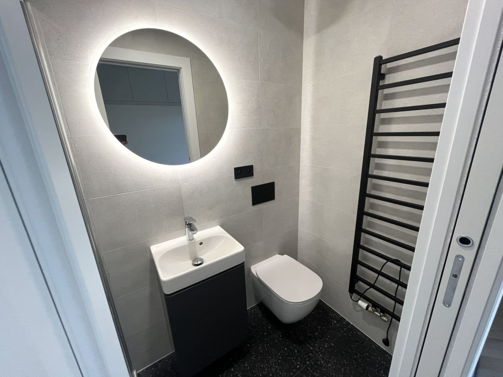 Prenájom bytu 1-izbový 18 m², Bořivojova, Praha, Praha Prenájom bytu 1-izbový 18 m², Bořivojova, Praha, Praha