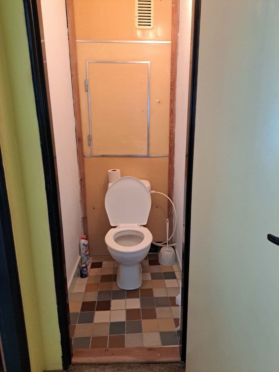 Prenájom bytu 3-izbový 96 m², Lipová alej, Písek, Jihočeský kraj Prenájom bytu 3-izbový 96 m², Lipová alej, Písek, Jihočeský kraj