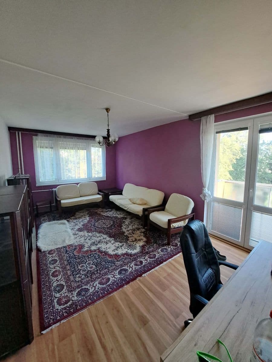 Prenájom bytu 3-izbový 96 m², Lipová alej, Písek, Jihočeský kraj Prenájom bytu 3-izbový 96 m², Lipová alej, Písek, Jihočeský kraj