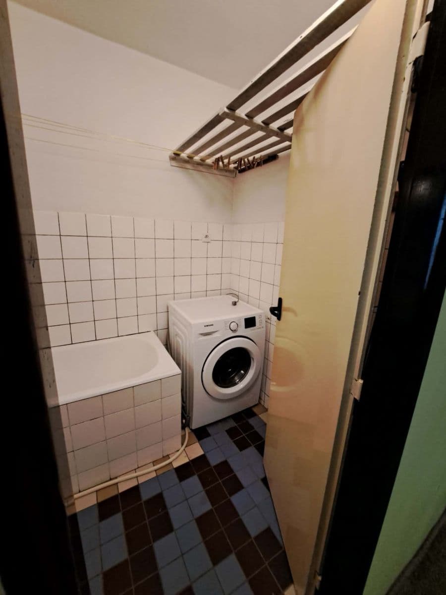 Prenájom bytu 3-izbový 96 m², Lipová alej, Písek, Jihočeský kraj Prenájom bytu 3-izbový 96 m², Lipová alej, Písek, Jihočeský kraj