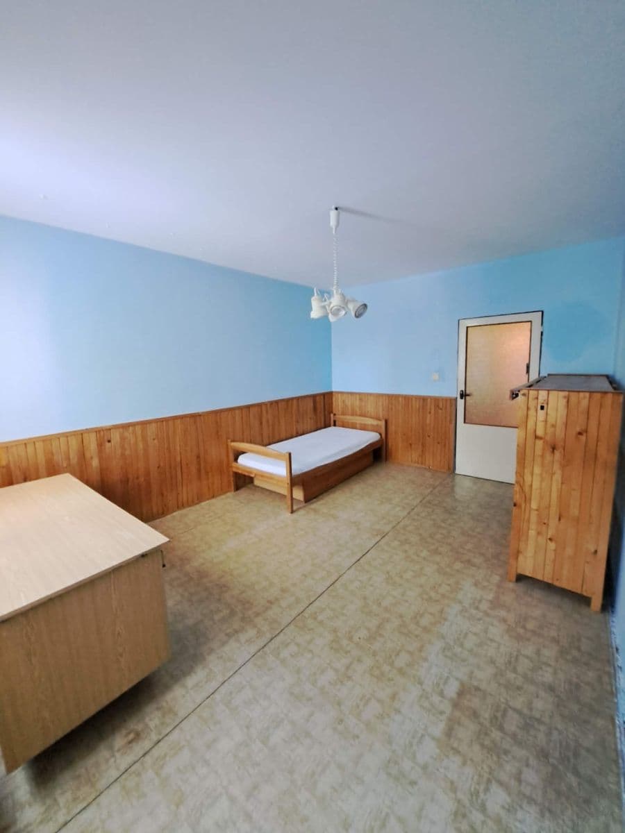 Prenájom bytu 3-izbový 96 m², Lipová alej, Písek, Jihočeský kraj Prenájom bytu 3-izbový 96 m², Lipová alej, Písek, Jihočeský kraj