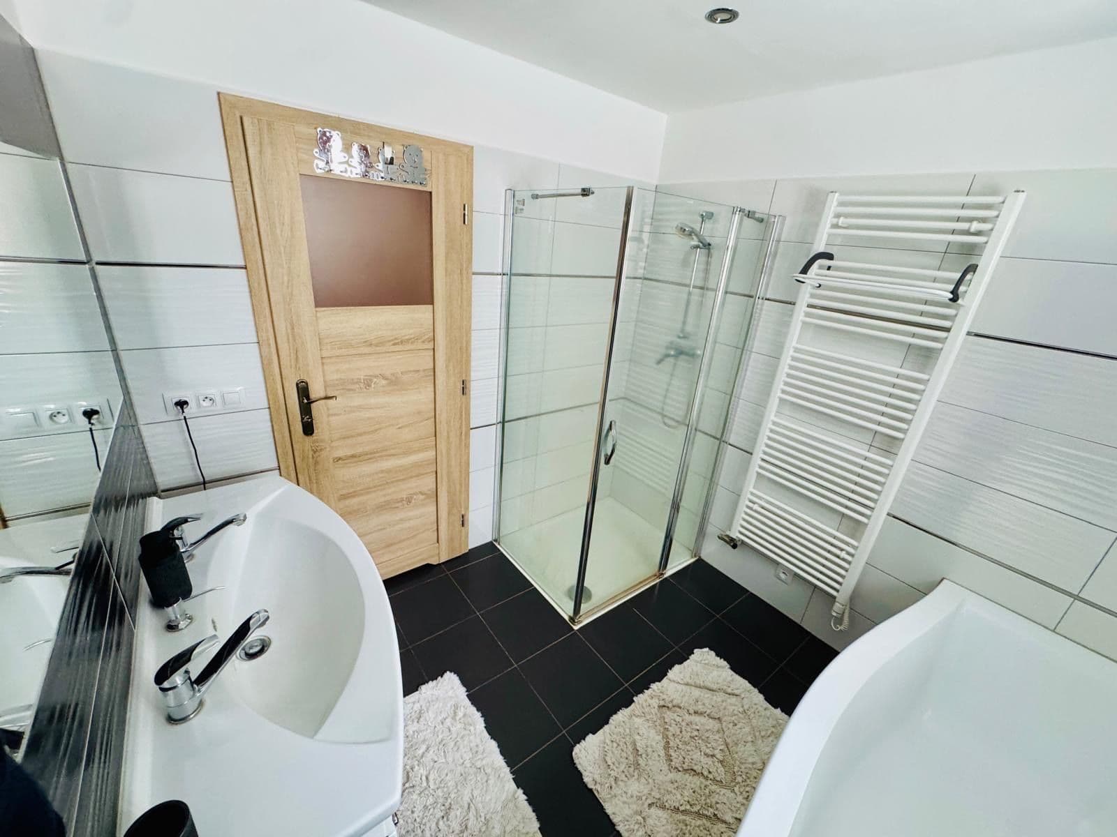 Prenájom domu 200 m², pozemok 1.000 m², Tři Sekery, Karlovarský kraj Prenájom domu 200 m², pozemok 1.000 m², Tři Sekery, Karlovarský kraj