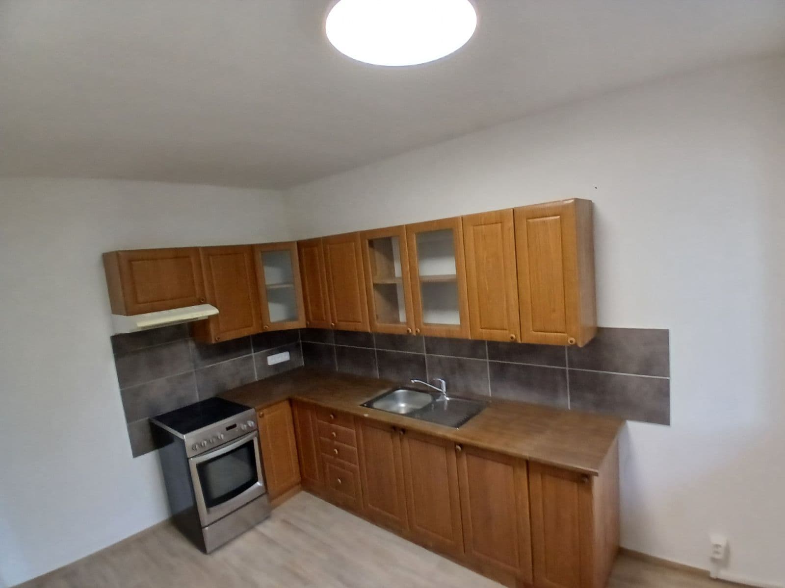 Prenájom bytu 3-izbový 55 m², K. H. Borovského, Most, Ústecký kraj Prenájom bytu 3-izbový 55 m², K. H. Borovského, Most, Ústecký kraj