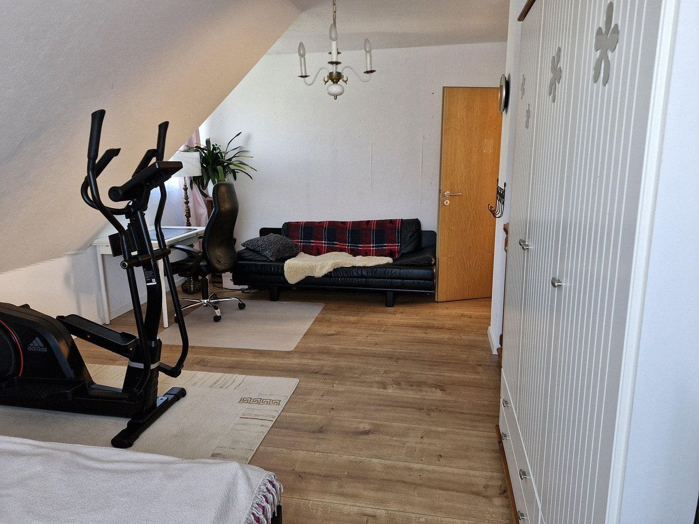 Predaj domu 156 m², pozemok 1.113 m², Fredersdorf-Vogelsdorf, Brandenbursko Predaj domu 156 m², pozemok 1.113 m², Fredersdorf-Vogelsdorf, Brandenbursko
