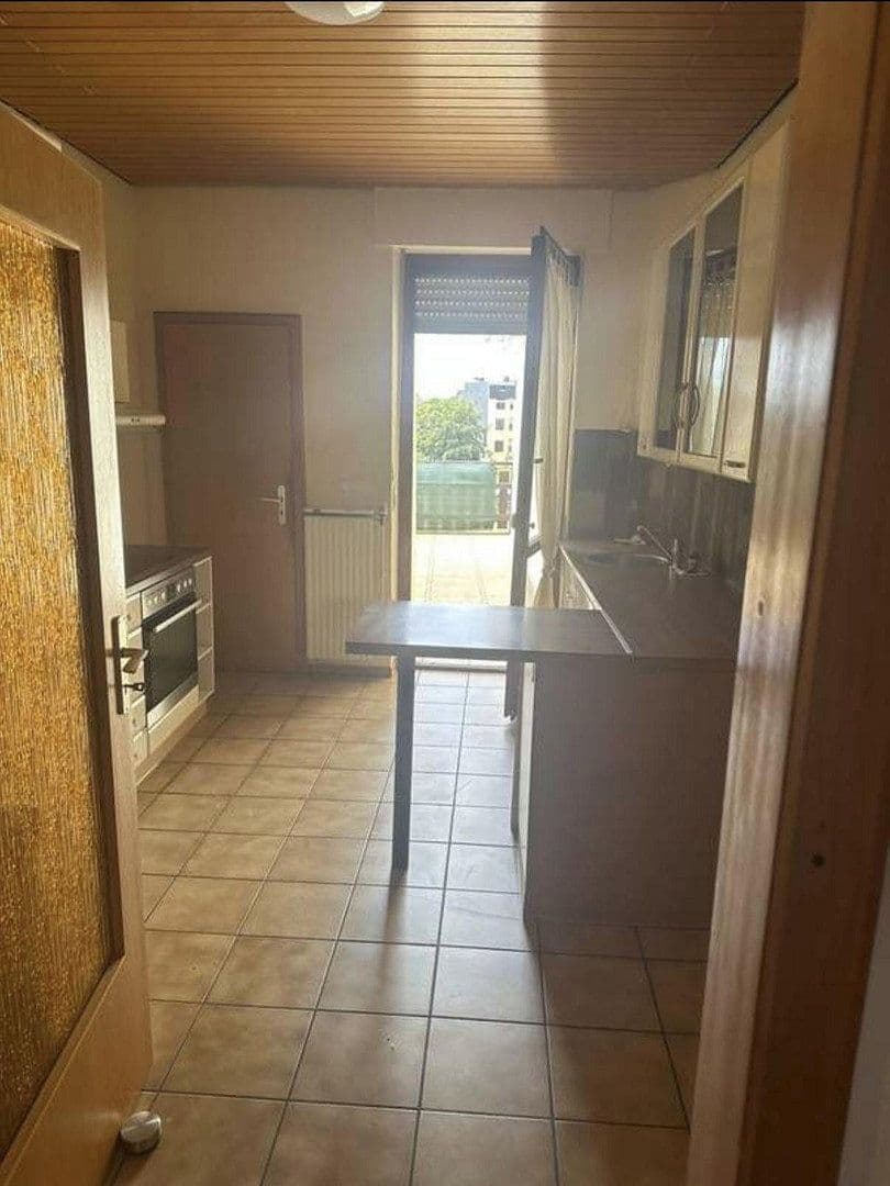Prenájom bytu 4-izbový 103 m², Neuwied, Porýnie-Falcko Prenájom bytu 4-izbový 103 m², Neuwied, Porýnie-Falcko