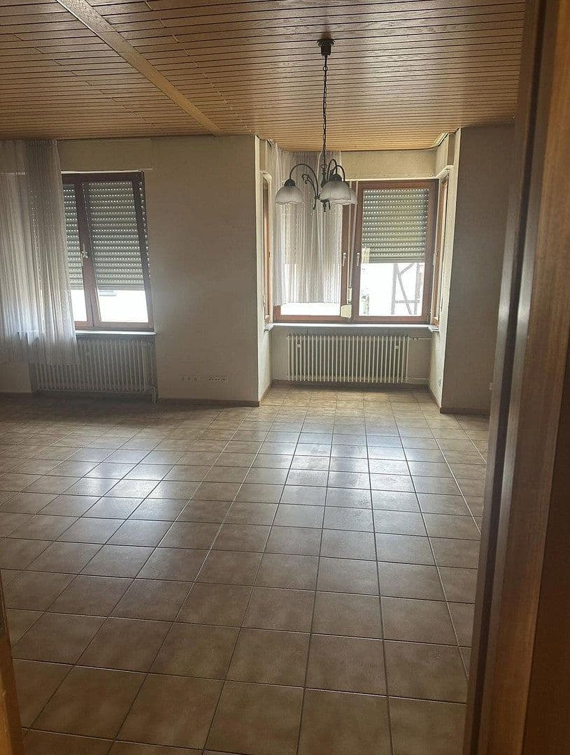 Prenájom bytu 4-izbový 103 m², Neuwied, Porýnie-Falcko Prenájom bytu 4-izbový 103 m², Neuwied, Porýnie-Falcko