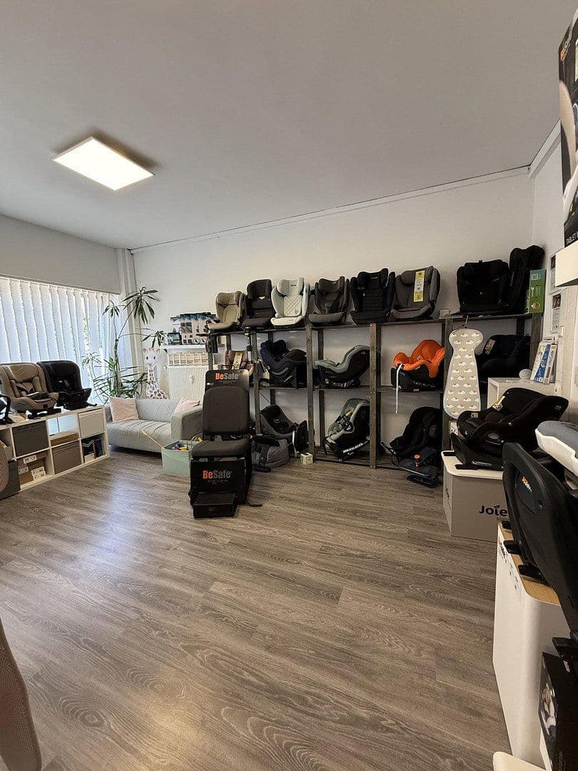 Prenájom kancelárie 150 m², Esslingerstr. 51, Altbach, Bádensko-Wurttembersko Prenájom kancelárie 150 m², Esslingerstr. 51, Altbach, Bádensko-Wurttembersko
