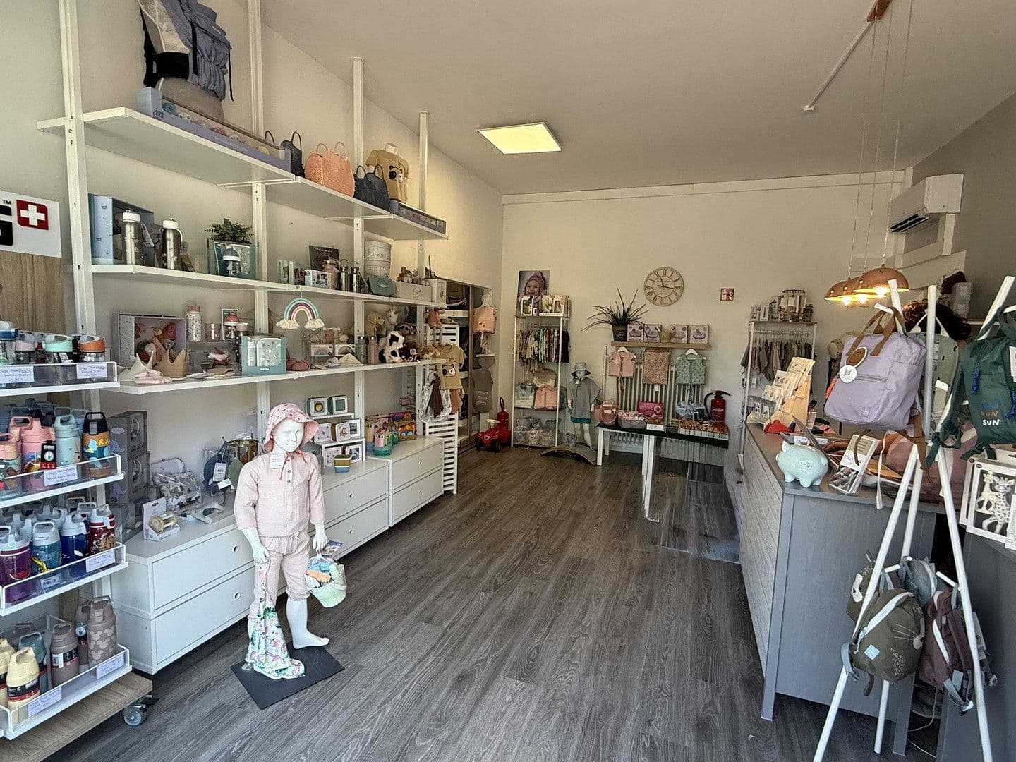 Prenájom kancelárie 150 m², Esslingerstr. 51, Altbach, Bádensko-Wurttembersko Prenájom kancelárie 150 m², Esslingerstr. 51, Altbach, Bádensko-Wurttembersko