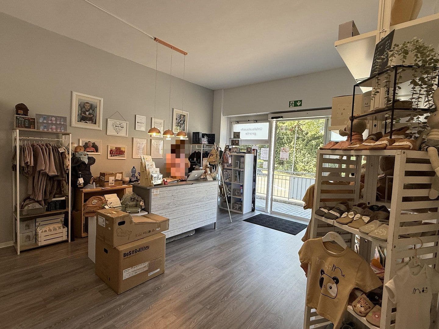 Prenájom kancelárie 150 m², Esslingerstr. 51, Altbach, Bádensko-Wurttembersko Prenájom kancelárie 150 m², Esslingerstr. 51, Altbach, Bádensko-Wurttembersko