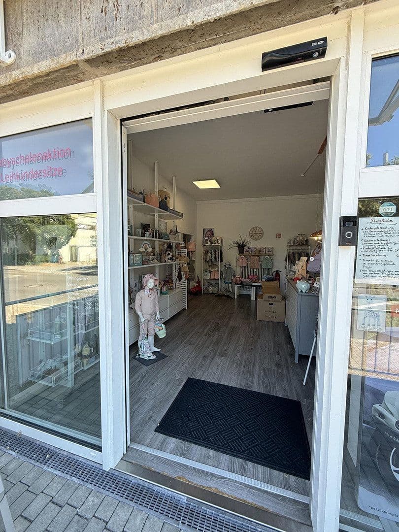 Prenájom kancelárie 150 m², Esslingerstr. 51, Altbach, Bádensko-Wurttembersko Prenájom kancelárie 150 m², Esslingerstr. 51, Altbach, Bádensko-Wurttembersko