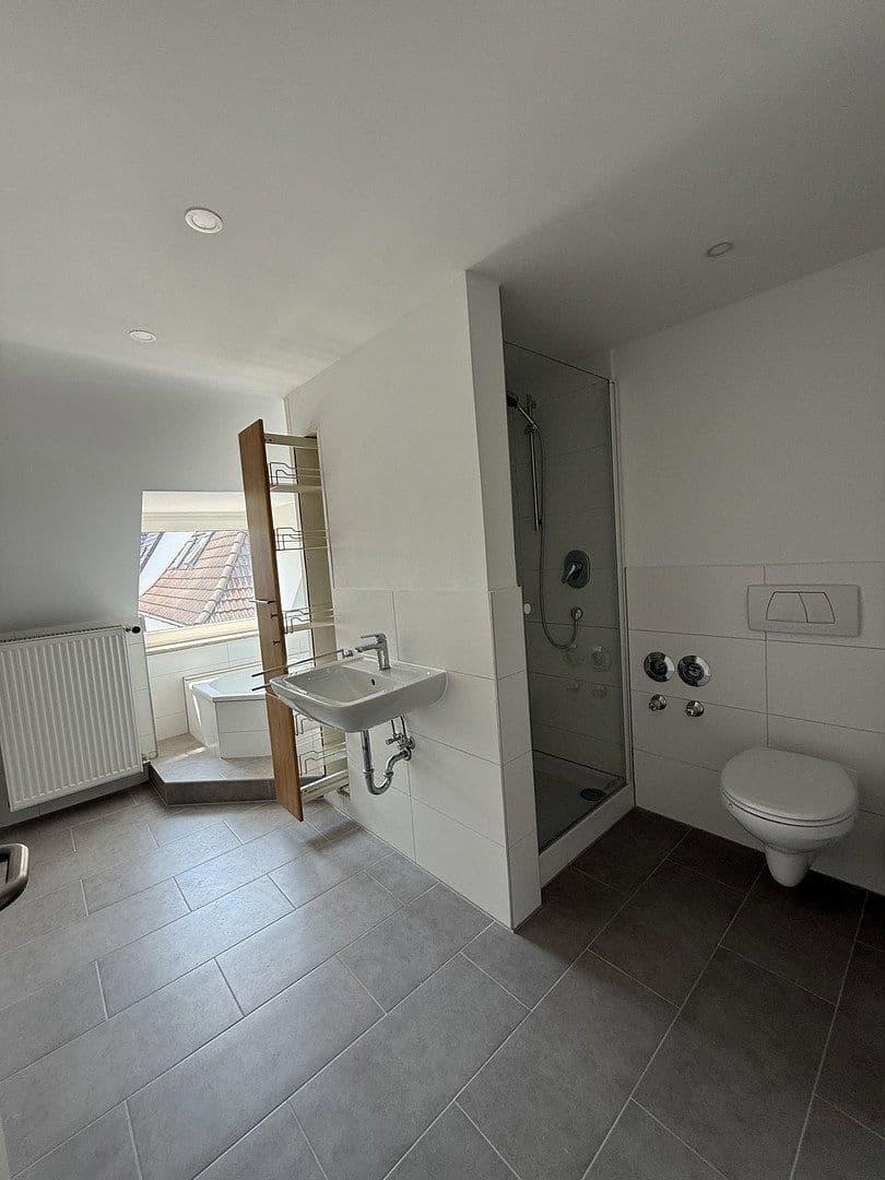 Prenájom bytu 5-izbový 147 m², Hermannstraße, Lauf an der Pegnitz, Bavorsko Prenájom bytu 5-izbový 147 m², Hermannstraße, Lauf an der Pegnitz, Bavorsko