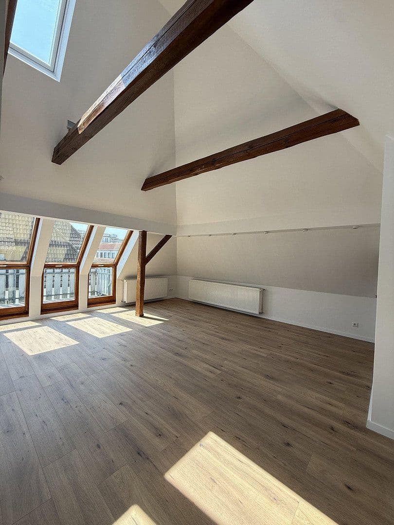 Prenájom bytu 5-izbový 147 m², Hermannstraße, Lauf an der Pegnitz, Bavorsko Prenájom bytu 5-izbový 147 m², Hermannstraße, Lauf an der Pegnitz, Bavorsko