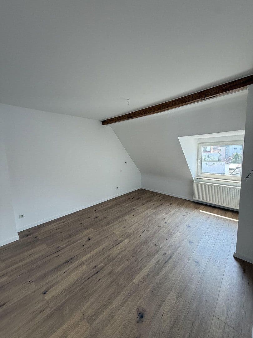 Prenájom bytu 5-izbový 147 m², Hermannstraße, Lauf an der Pegnitz, Bavorsko Prenájom bytu 5-izbový 147 m², Hermannstraße, Lauf an der Pegnitz, Bavorsko