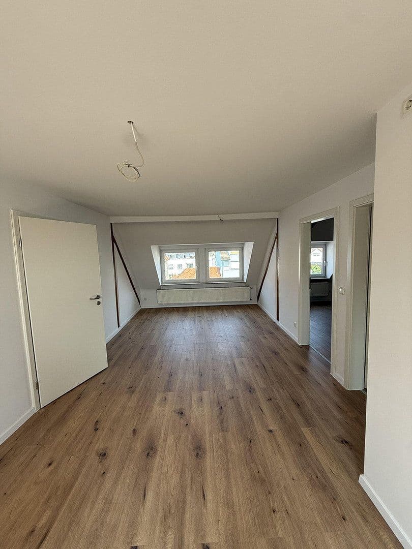 Prenájom bytu 5-izbový 147 m², Hermannstraße, Lauf an der Pegnitz, Bavorsko Prenájom bytu 5-izbový 147 m², Hermannstraße, Lauf an der Pegnitz, Bavorsko