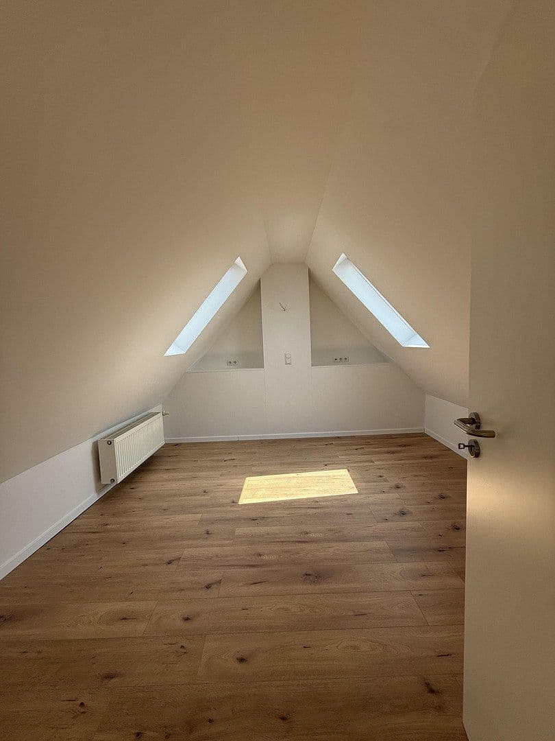 Prenájom bytu 5-izbový 147 m², Hermannstraße, Lauf an der Pegnitz, Bavorsko Prenájom bytu 5-izbový 147 m², Hermannstraße, Lauf an der Pegnitz, Bavorsko