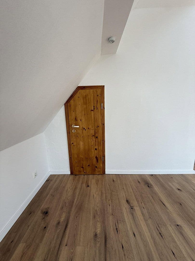 Prenájom bytu 5-izbový 147 m², Hermannstraße, Lauf an der Pegnitz, Bavorsko Prenájom bytu 5-izbový 147 m², Hermannstraße, Lauf an der Pegnitz, Bavorsko