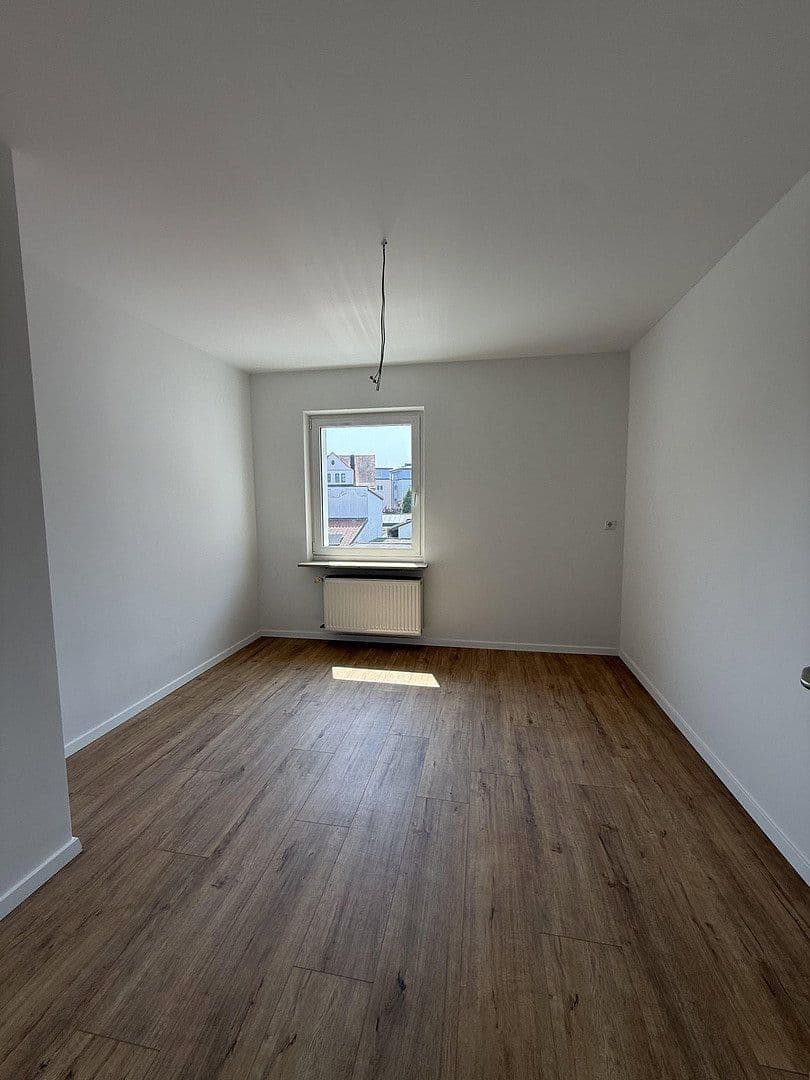 Prenájom bytu 3-izbový 89 m², Hermannstraße, Lauf an der Pegnitz, Bavorsko Prenájom bytu 3-izbový 89 m², Hermannstraße, Lauf an der Pegnitz, Bavorsko