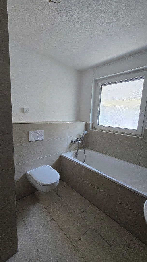 Prenájom domu 125 m², pozemok 168 m², Herbolzheimer Straße 26f, Herbolzheim, Bádensko-Wurttembersko Prenájom domu 125 m², pozemok 168 m², Herbolzheimer Straße 26f, Herbolzheim, Bádensko-Wurttembersko