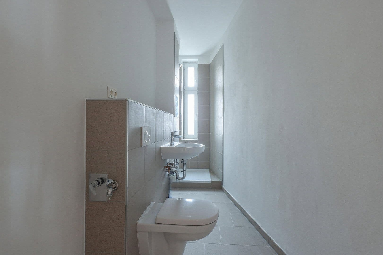 Prenájom bytu 2-izbový 68 m², Holländerstraße 24, Berlin, Berlín Prenájom bytu 2-izbový 68 m², Holländerstraße 24, Berlin, Berlín