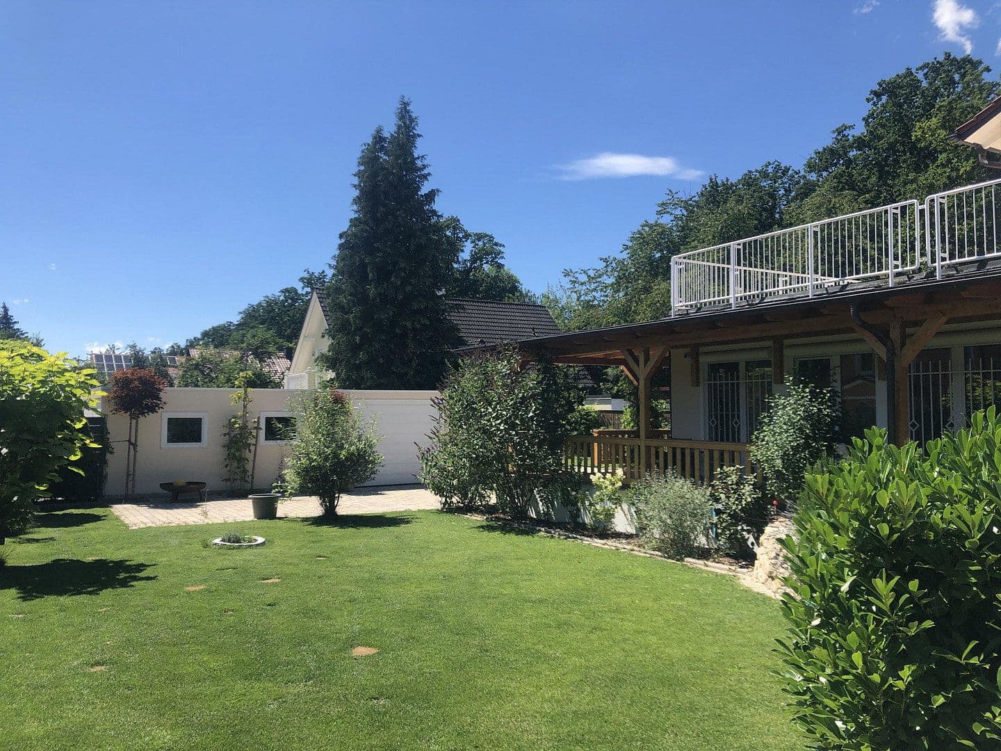 Predaj domu 600 m², pozemok 1.598 m², Fürstenfeldbruck, Bavorsko Predaj domu 600 m², pozemok 1.598 m², Fürstenfeldbruck, Bavorsko
