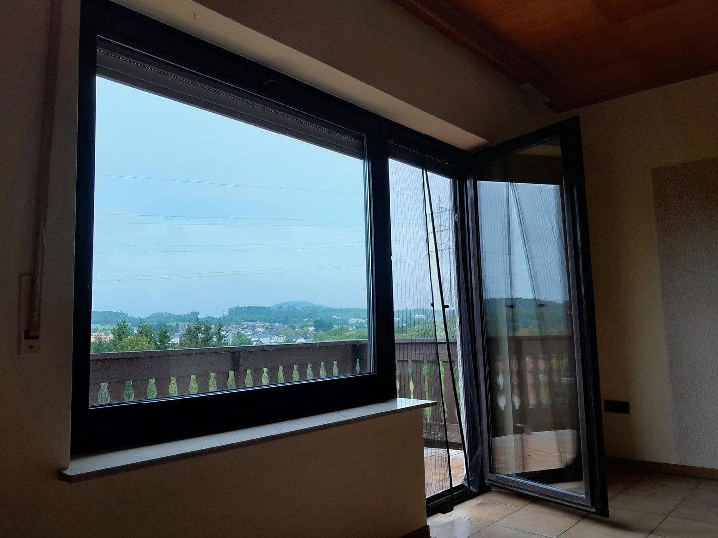 Predaj domu 240 m², pozemok 667 m², Bodener Weg 51, Ruppach-Goldhausen, Porýnie-Falcko Predaj domu 240 m², pozemok 667 m², Bodener Weg 51, Ruppach-Goldhausen, Porýnie-Falcko