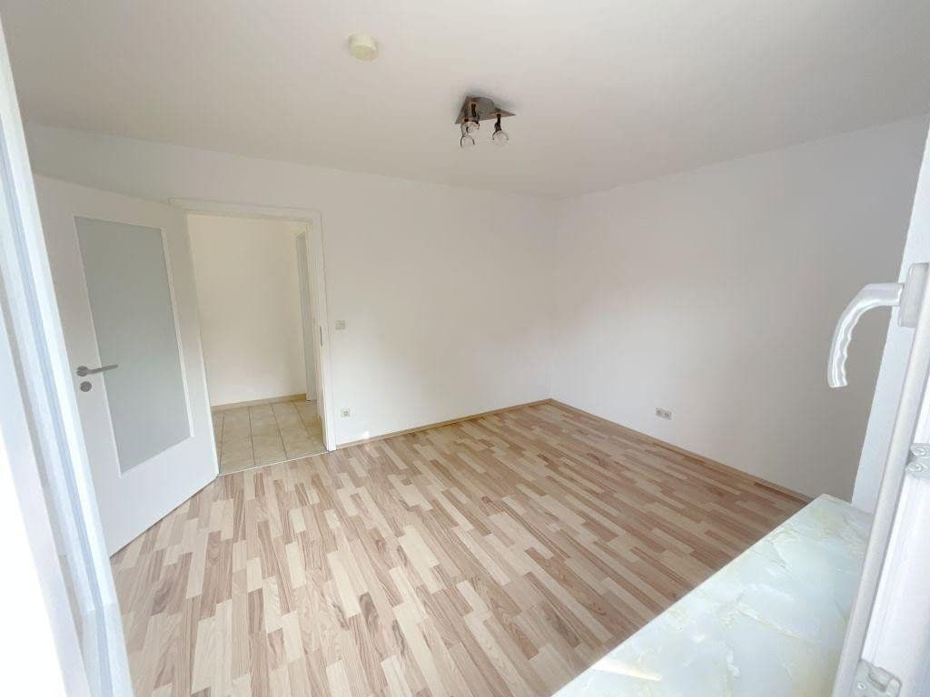 Prenájom bytu 2-izbový 56 m², Karlsruhe, Bádensko-Wurttembersko Prenájom bytu 2-izbový 56 m², Karlsruhe, Bádensko-Wurttembersko