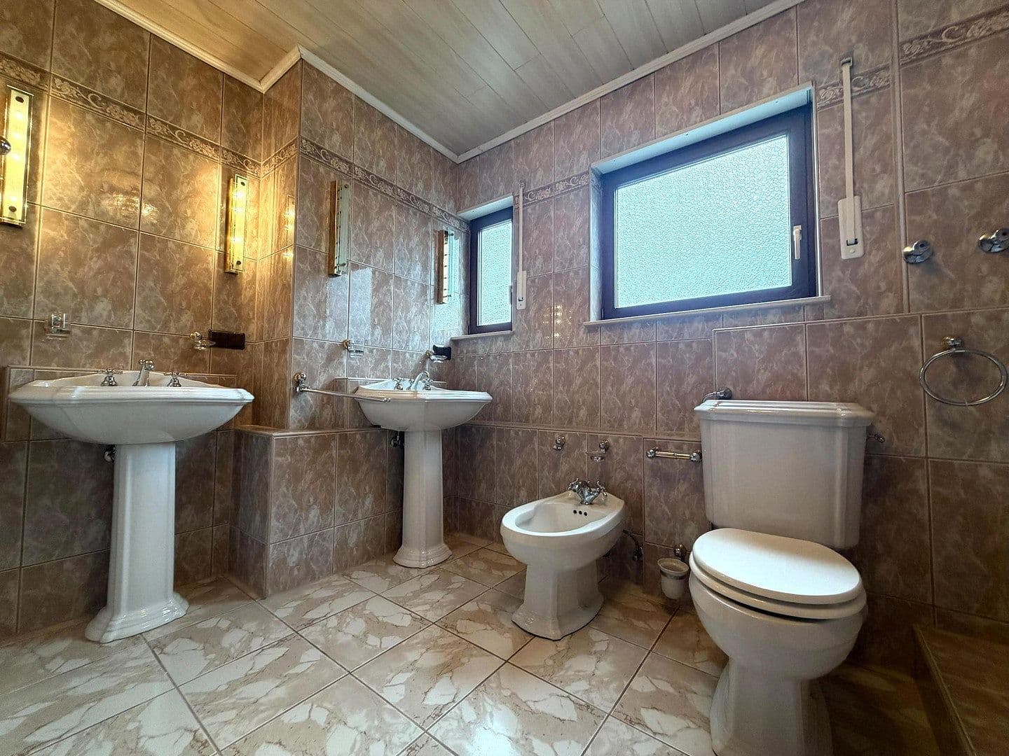 Predaj domu 220 m², pozemok 573 m², Kirchfeldring 21, Altlußheim, Bádensko-Wurttembersko Predaj domu 220 m², pozemok 573 m², Kirchfeldring 21, Altlußheim, Bádensko-Wurttembersko