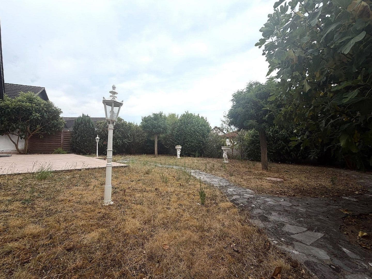 Predaj domu 220 m², pozemok 573 m², Kirchfeldring 21, Altlußheim, Bádensko-Wurttembersko Predaj domu 220 m², pozemok 573 m², Kirchfeldring 21, Altlußheim, Bádensko-Wurttembersko