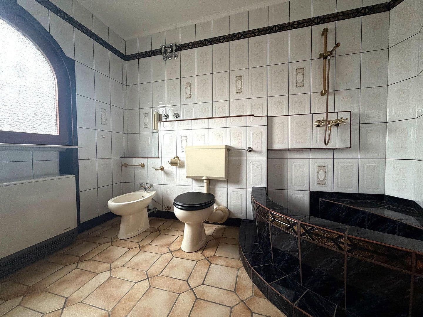 Predaj domu 220 m², pozemok 573 m², Kirchfeldring 21, Altlußheim, Bádensko-Wurttembersko Predaj domu 220 m², pozemok 573 m², Kirchfeldring 21, Altlußheim, Bádensko-Wurttembersko