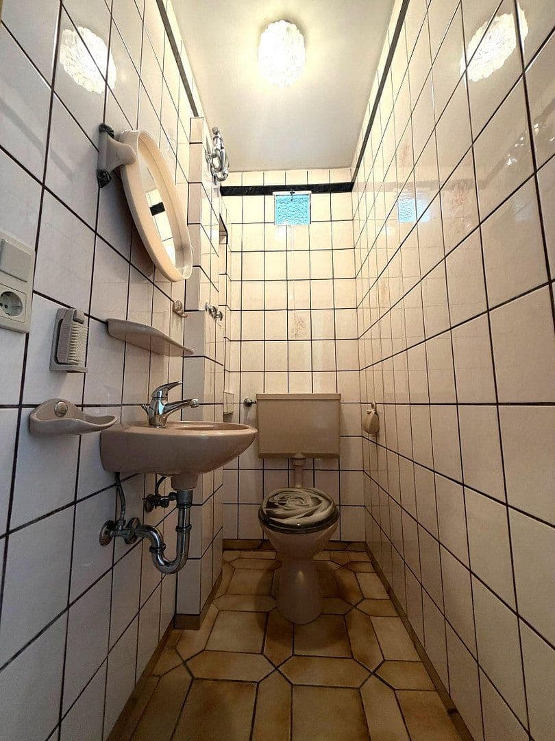 Predaj domu 220 m², pozemok 573 m², Kirchfeldring 21, Altlußheim, Bádensko-Wurttembersko Predaj domu 220 m², pozemok 573 m², Kirchfeldring 21, Altlußheim, Bádensko-Wurttembersko
