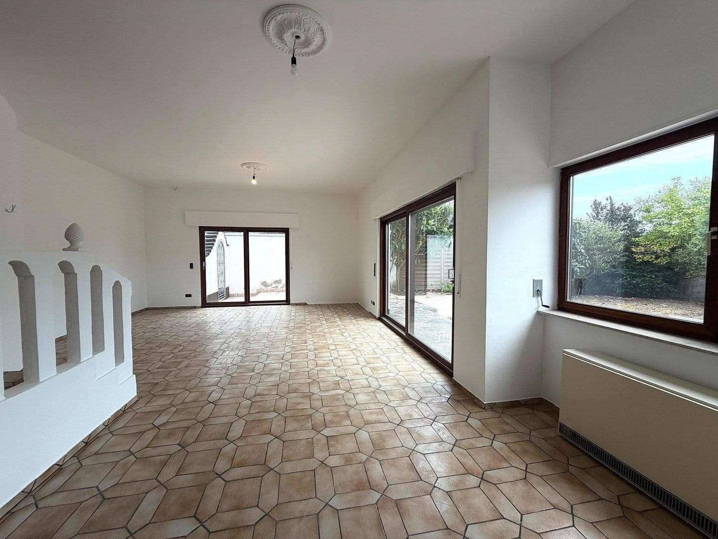 Predaj domu 220 m², pozemok 573 m², Kirchfeldring 21, Altlußheim, Bádensko-Wurttembersko Predaj domu 220 m², pozemok 573 m², Kirchfeldring 21, Altlußheim, Bádensko-Wurttembersko