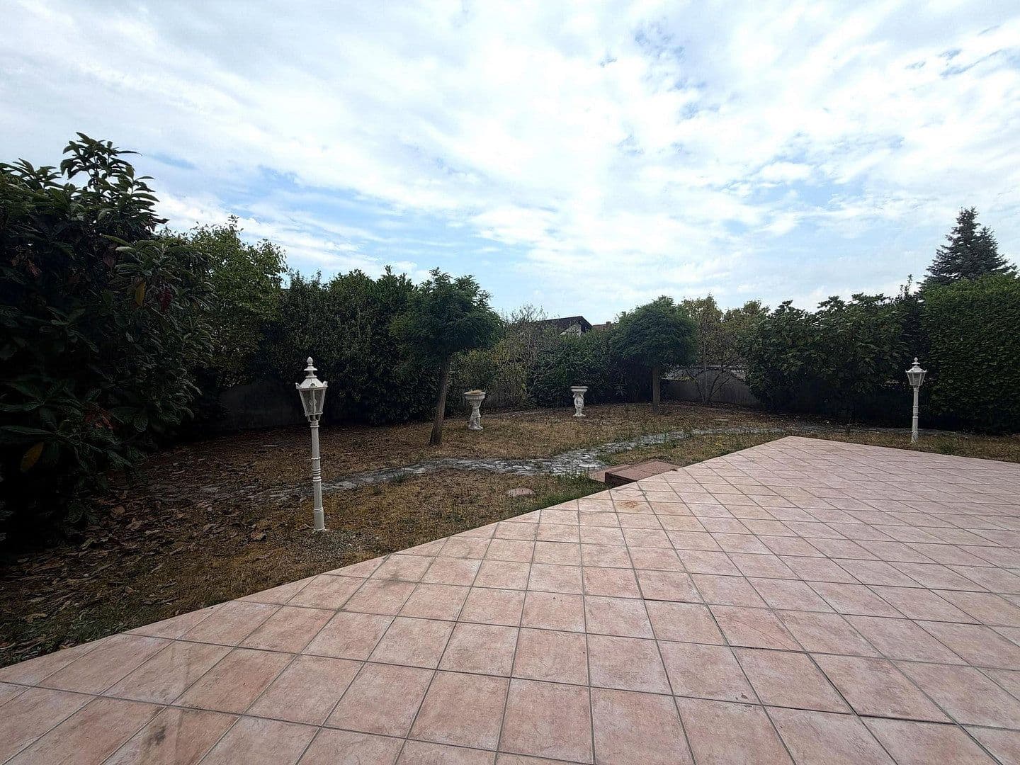 Predaj domu 220 m², pozemok 573 m², Kirchfeldring 21, Altlußheim, Bádensko-Wurttembersko Predaj domu 220 m², pozemok 573 m², Kirchfeldring 21, Altlußheim, Bádensko-Wurttembersko