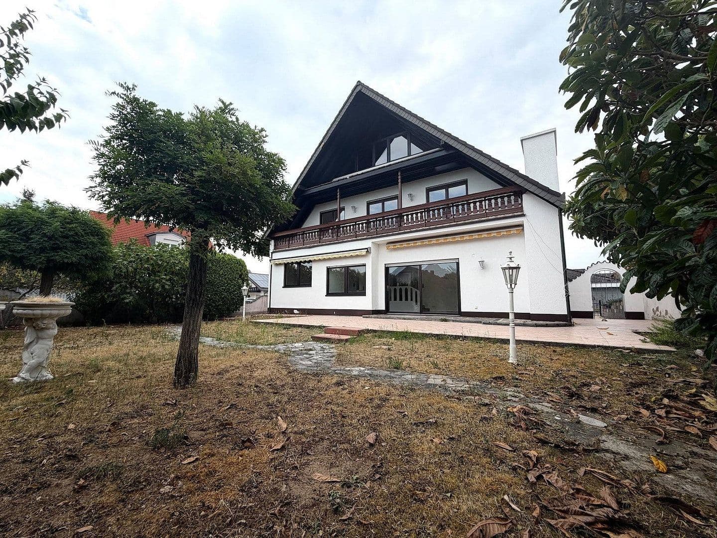 Predaj domu 220 m², pozemok 573 m², Kirchfeldring 21, Altlußheim, Bádensko-Wurttembersko Predaj domu 220 m², pozemok 573 m², Kirchfeldring 21, Altlußheim, Bádensko-Wurttembersko