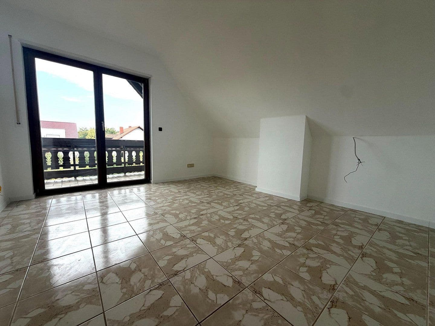 Predaj domu 220 m², pozemok 573 m², Kirchfeldring 21, Altlußheim, Bádensko-Wurttembersko Predaj domu 220 m², pozemok 573 m², Kirchfeldring 21, Altlußheim, Bádensko-Wurttembersko