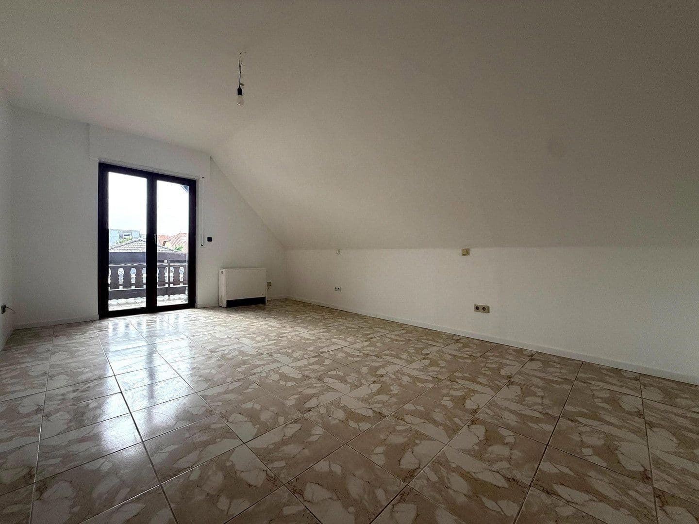 Predaj domu 220 m², pozemok 573 m², Kirchfeldring 21, Altlußheim, Bádensko-Wurttembersko Predaj domu 220 m², pozemok 573 m², Kirchfeldring 21, Altlußheim, Bádensko-Wurttembersko