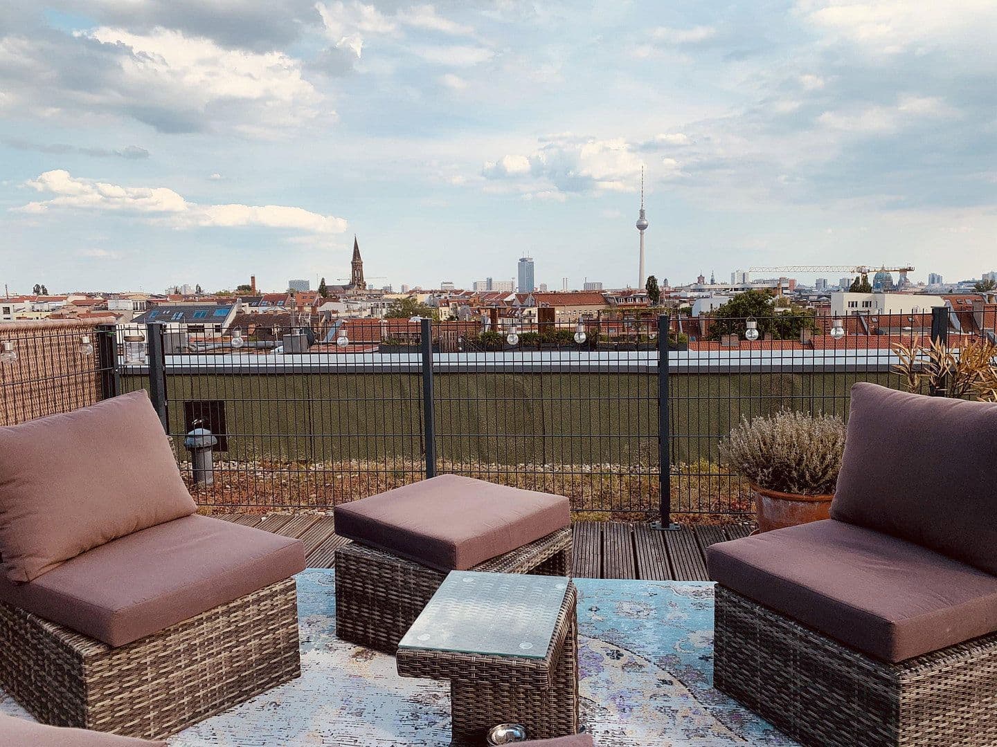 Prenájom bytu 3-izbový 135 m², Berlin, Berlín Prenájom bytu 3-izbový 135 m², Berlin, Berlín