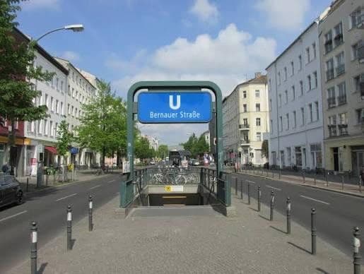 Prenájom bytu 3-izbový 135 m², Berlin, Berlín Prenájom bytu 3-izbový 135 m², Berlin, Berlín