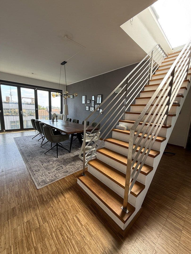 Prenájom bytu 3-izbový 135 m², Berlin, Berlín Prenájom bytu 3-izbový 135 m², Berlin, Berlín