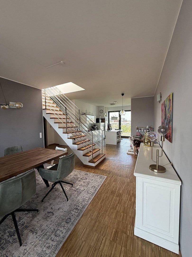 Prenájom bytu 3-izbový 135 m², Berlin, Berlín Prenájom bytu 3-izbový 135 m², Berlin, Berlín