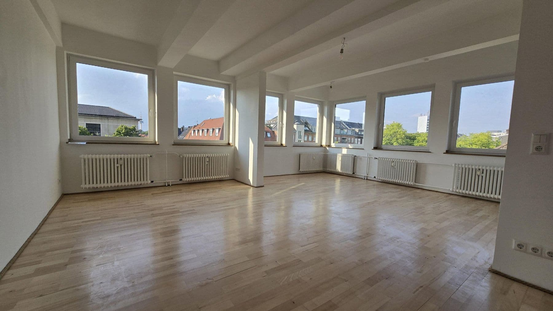 Prenájom bytu 5-izbový 170 m², Kortumstr. xxx, Essen, Severné Porýnie - Westfálsko Prenájom bytu 5-izbový 170 m², Kortumstr. xxx, Essen, Severné Porýnie - Westfálsko