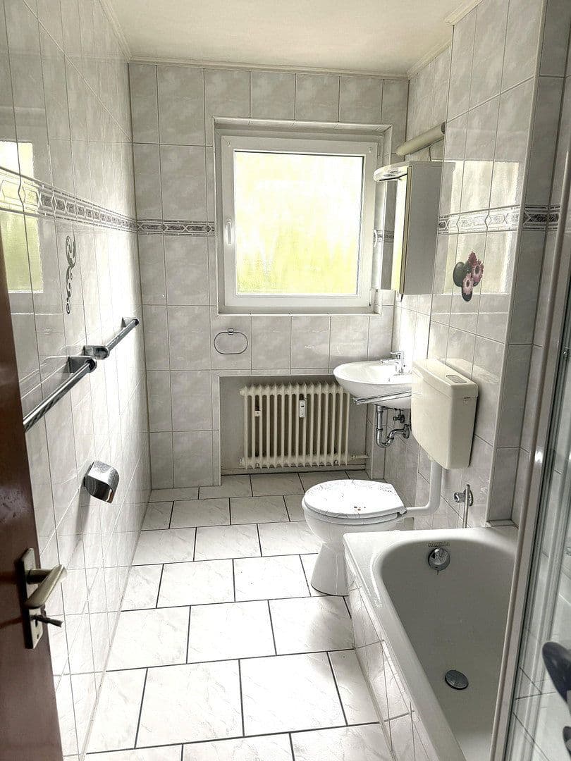 Prenájom bytu 3-izbový 95 m², Bahnhofstraße 19-21, Castrop-Rauxel, Severné Porýnie - Westfálsko Prenájom bytu 3-izbový 95 m², Bahnhofstraße 19-21, Castrop-Rauxel, Severné Porýnie - Westfálsko