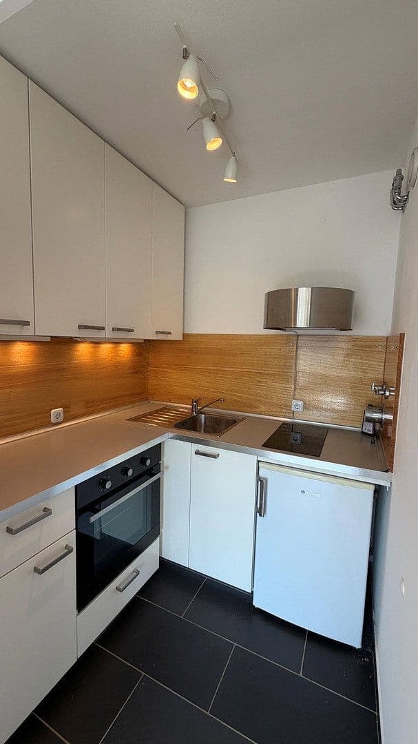 Prenájom bytu 2-izbový 38 m², Zeppelinstr. 36, Augsburg, Bavorsko Prenájom bytu 2-izbový 38 m², Zeppelinstr. 36, Augsburg, Bavorsko