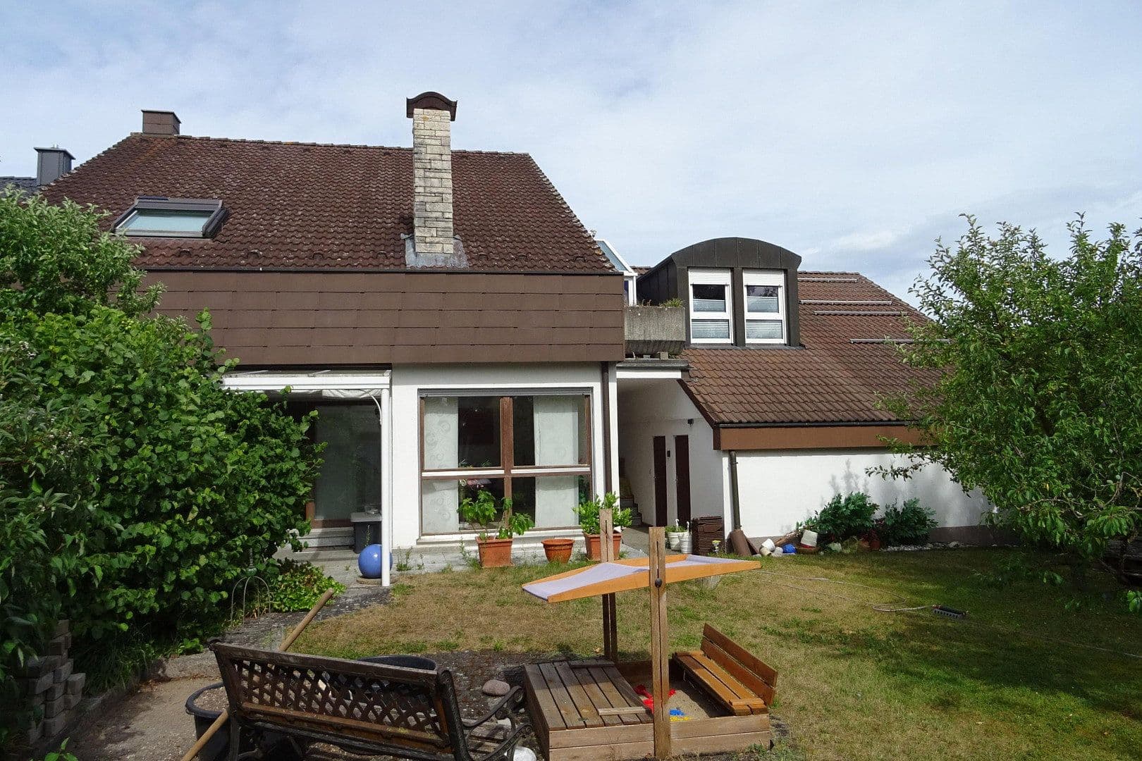Predaj domu 170 m², pozemok 607 m², Ligusterstr 48, Wendelstein, Bavorsko Predaj domu 170 m², pozemok 607 m², Ligusterstr 48, Wendelstein, Bavorsko