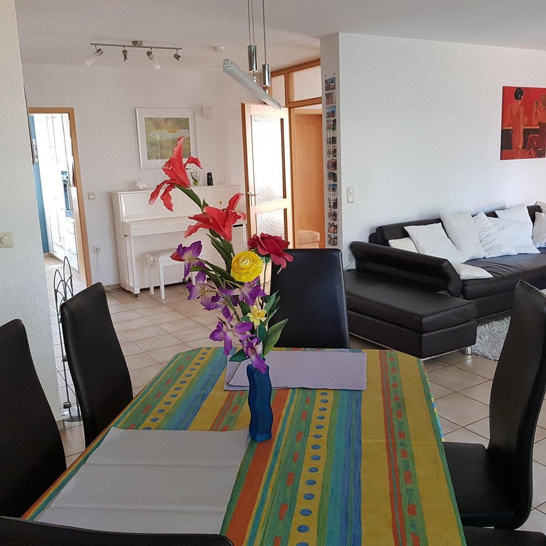 Predaj domu 170 m², pozemok 607 m², Ligusterstr 48, Wendelstein, Bavorsko Predaj domu 170 m², pozemok 607 m², Ligusterstr 48, Wendelstein, Bavorsko