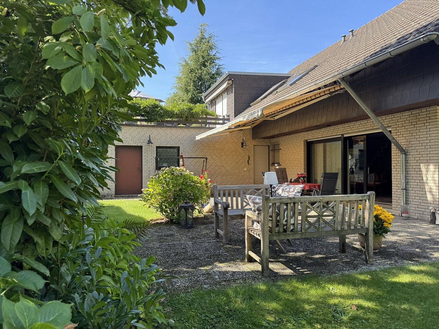 Predaj domu 245 m², pozemok 1.130 m², Am Waldpark, Köln, Severné Porýnie - Westfálsko Predaj domu 245 m², pozemok 1.130 m², Am Waldpark, Köln, Severné Porýnie - Westfálsko