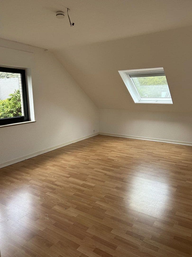 Predaj domu 245 m², pozemok 1.130 m², Am Waldpark, Köln, Severné Porýnie - Westfálsko Predaj domu 245 m², pozemok 1.130 m², Am Waldpark, Köln, Severné Porýnie - Westfálsko