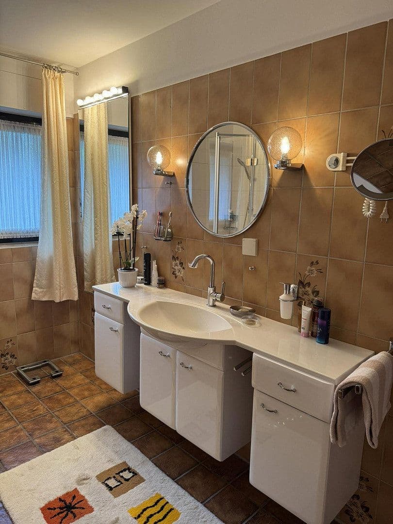 Predaj domu 245 m², pozemok 1.130 m², Am Waldpark, Köln, Severné Porýnie - Westfálsko Predaj domu 245 m², pozemok 1.130 m², Am Waldpark, Köln, Severné Porýnie - Westfálsko